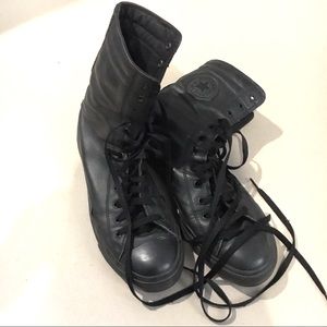 Leather high top converse sneaker boots size 8